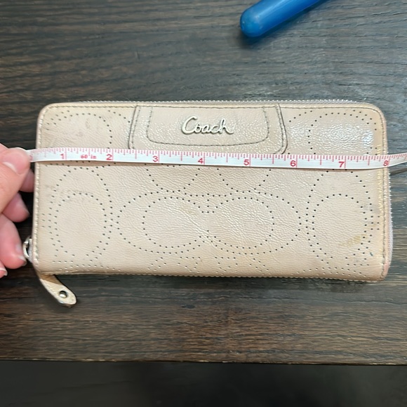 Coach patent leather wallet - Picture 12 of 13